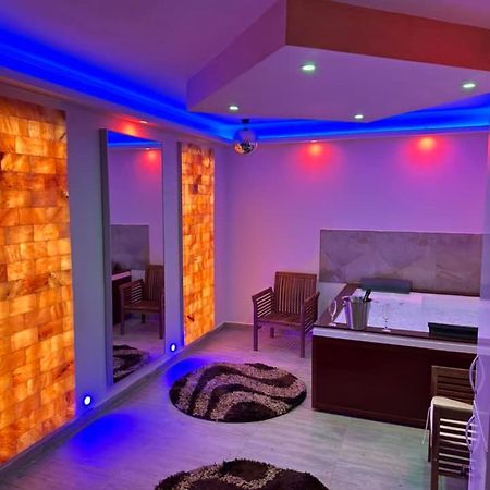 Regim Hotel Hanea Jacuzzi In Camera,Piscina Exterioara Si Sauna Comuna ซีบิว ภายนอก รูปภาพ