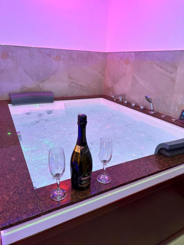 Regim Hotel Hanea Jacuzzi In Camera,Piscina Exterioara Si Sauna Comuna ซีบิว ภายนอก รูปภาพ